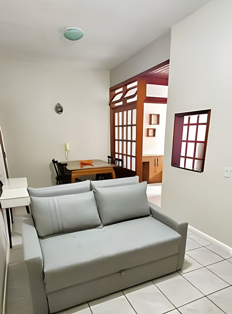 Apartamento Pé na Areia com 2 Quartos e Ar