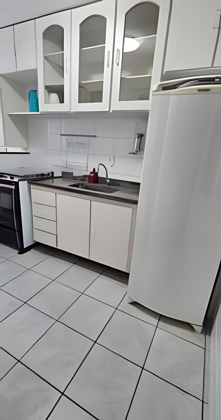 Apartamento Pé na Areia com 2 Quartos e Ar