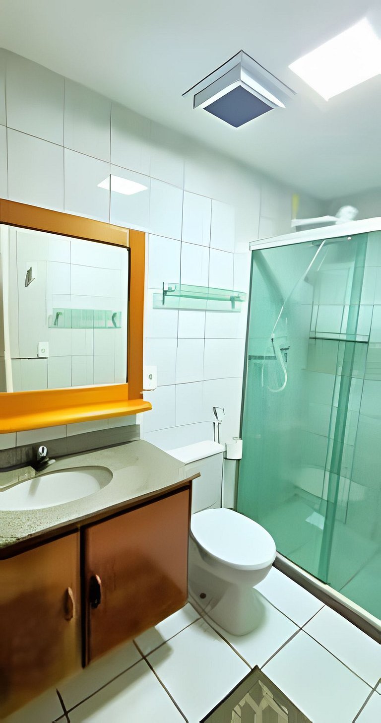 Apartamento Pé na Areia com 2 Quartos e Ar