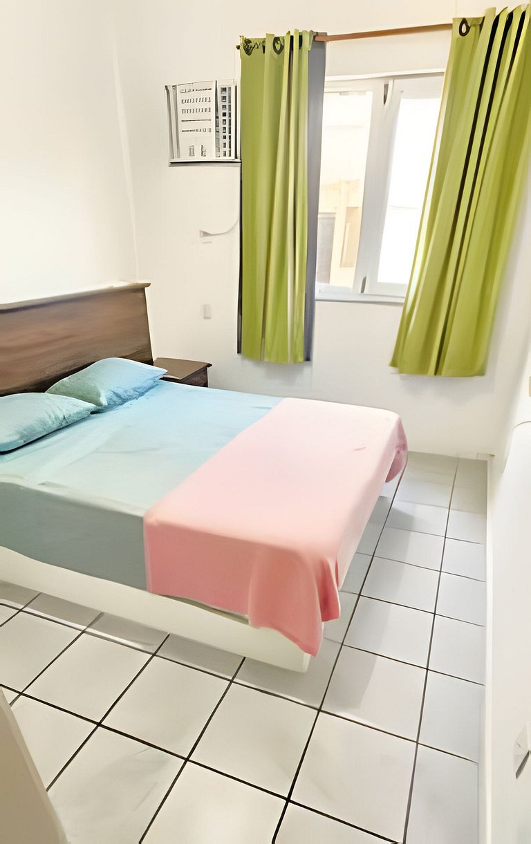 Apartamento Pé na Areia com Ar a 100m da Praia