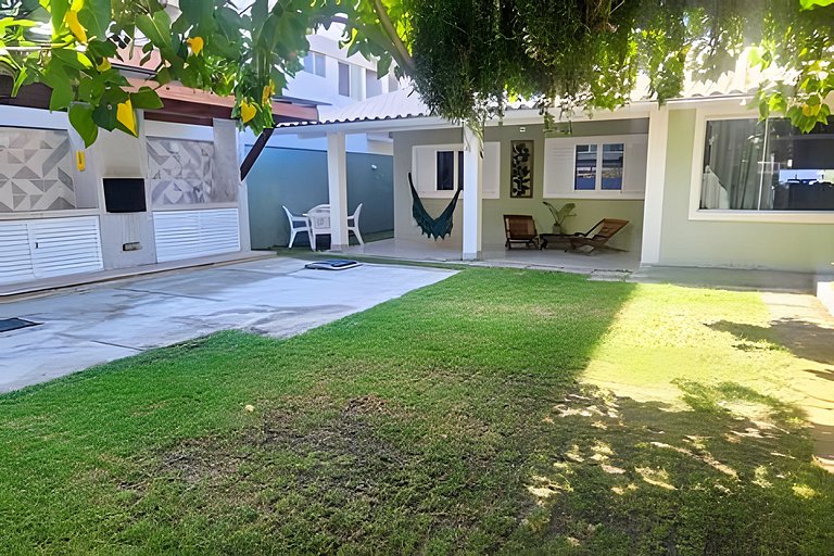Casa Ampla - Conforto à 500m Praia do Forte