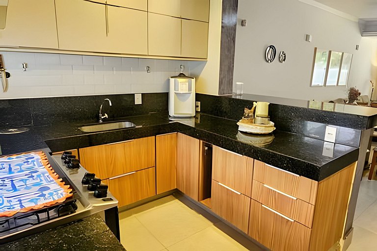 Casa Ampla com Jacuzzi à 500m Praia do Forte