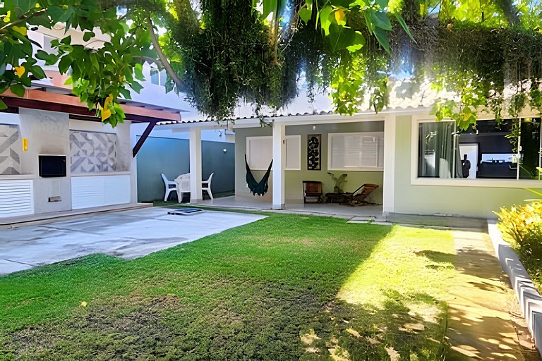 Casa Ampla - Conforto à 500m Praia do Forte