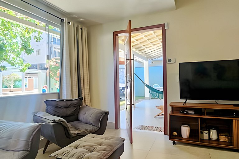 Casa Ampla com Jacuzzi à 500m Praia do Forte