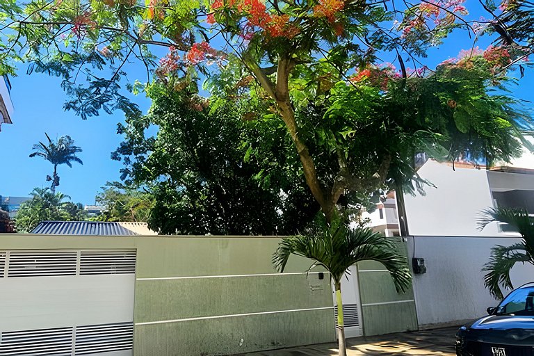 Casa Ampla com Jacuzzi à 500m Praia do Forte