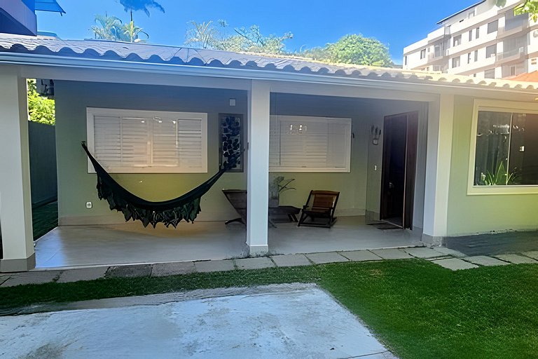 Casa Ampla - Conforto à 500m Praia do Forte
