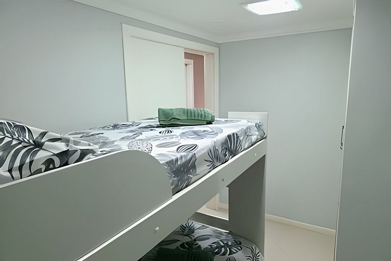 Ap Amplo 3 Quartos • 8 Pessoas • 1km da Praia