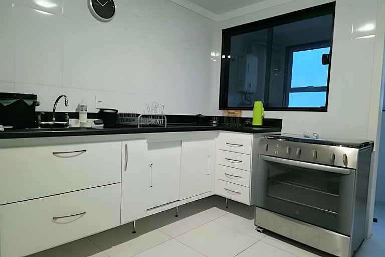 Ap Amplo 3 Quartos • 8 Pessoas • 1km da Praia